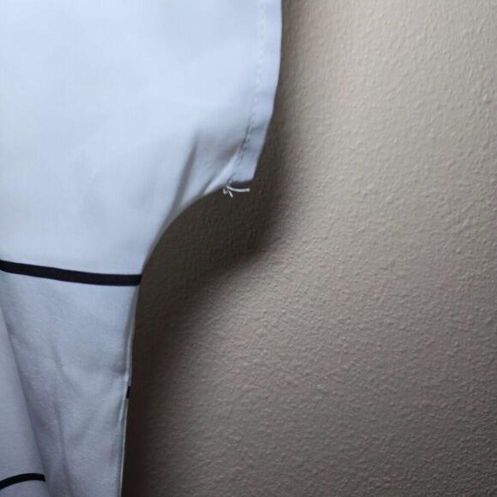 Minimalist White Grid Pattern V-Neck Blouse Short Sleeve Summer‎ Top - Picture 5 of 10